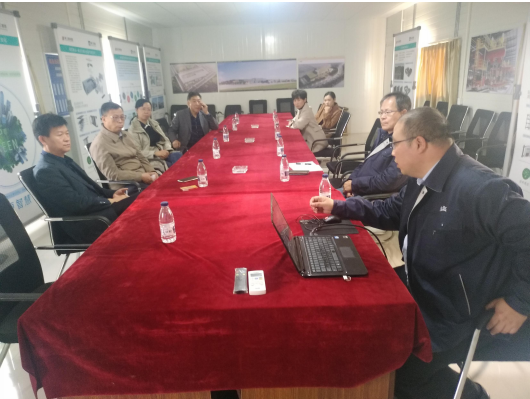 河北省重點(diǎn)辦李主任、市發(fā)改委重點(diǎn)辦張魁主任等領(lǐng)導(dǎo)到訪精工綠筑項目部(圖1)